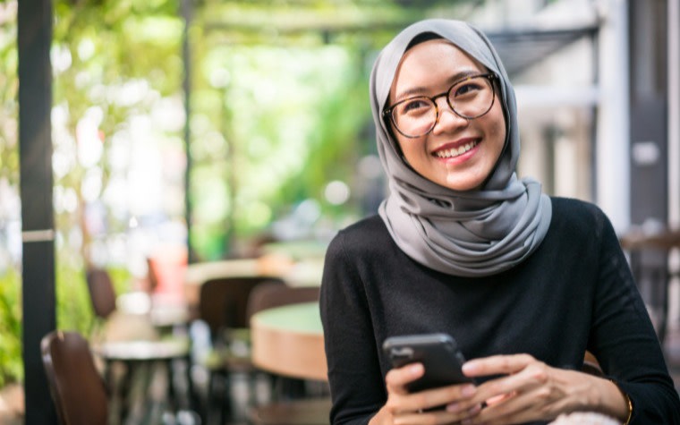 Woman wearing eyeglasses glasses frames smiling